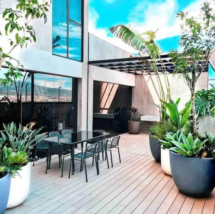 Cosmopolitan Apt 1407, 5 Star Facilities, 15M Sjo Airport, Parking, Pool, Gym سان هوزيه المظهر الخارجي الصورة