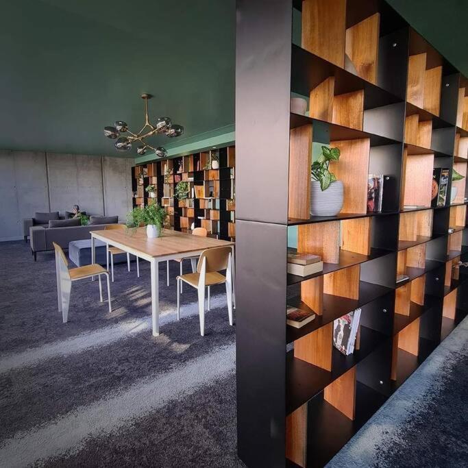 Cosmopolitan Apt 1407, 5 Star Facilities, 15M Sjo Airport, Parking, Pool, Gym سان هوزيه المظهر الخارجي الصورة