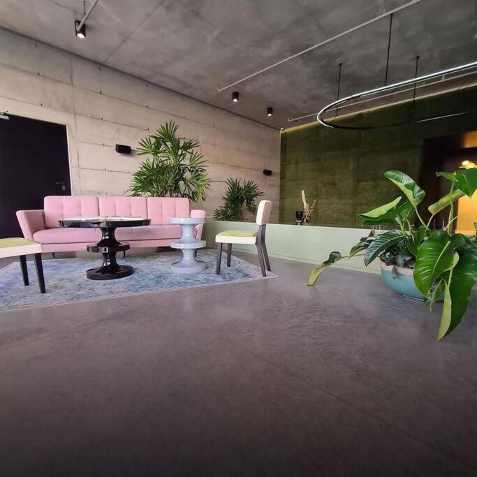 Cosmopolitan Apt 1407, 5 Star Facilities, 15M Sjo Airport, Parking, Pool, Gym سان هوزيه المظهر الخارجي الصورة