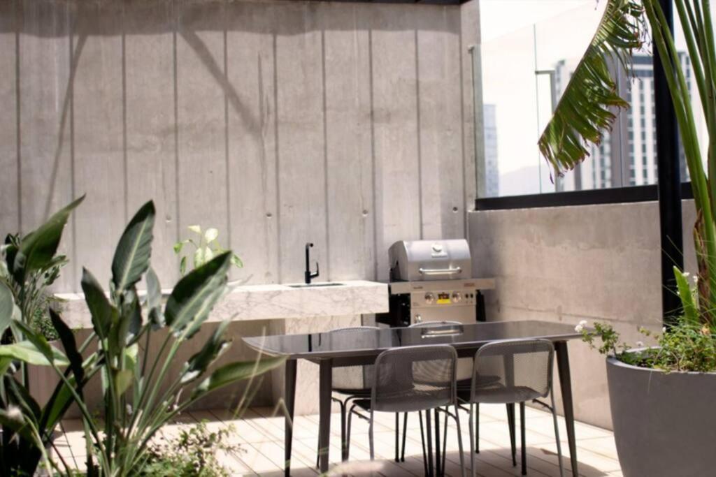 Cosmopolitan Apt 1407, 5 Star Facilities, 15M Sjo Airport, Parking, Pool, Gym سان هوزيه المظهر الخارجي الصورة