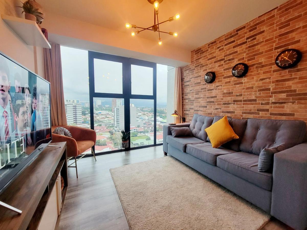 Cosmopolitan Apt 1407, 5 Star Facilities, 15M Sjo Airport, Parking, Pool, Gym سان هوزيه المظهر الخارجي الصورة
